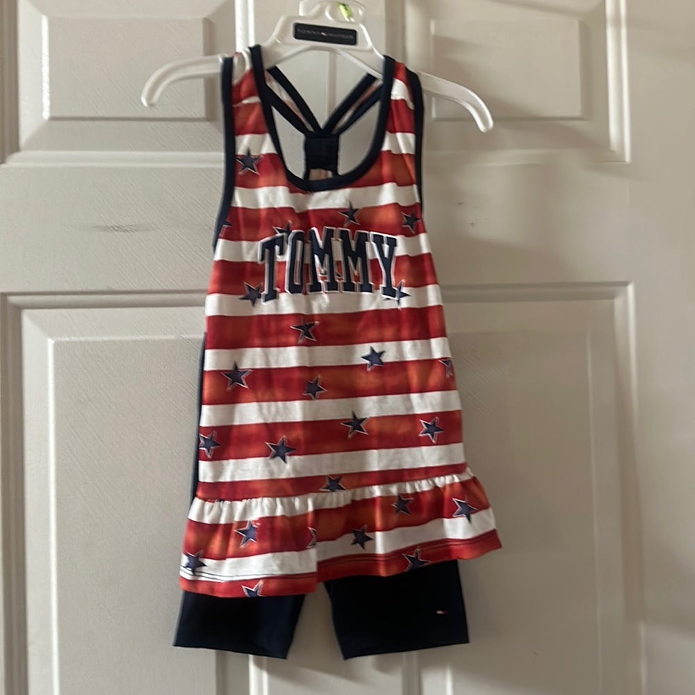 TOMMY HILFIGER TWO PIECE AMERICANA OUTFIT: TANK/SHORTS: NWT: SIZE 4T